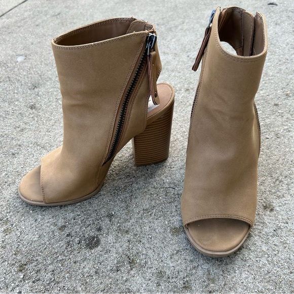 Dolce Vita Zippered Open Toe Ankle Boots - Picture 2 of 9